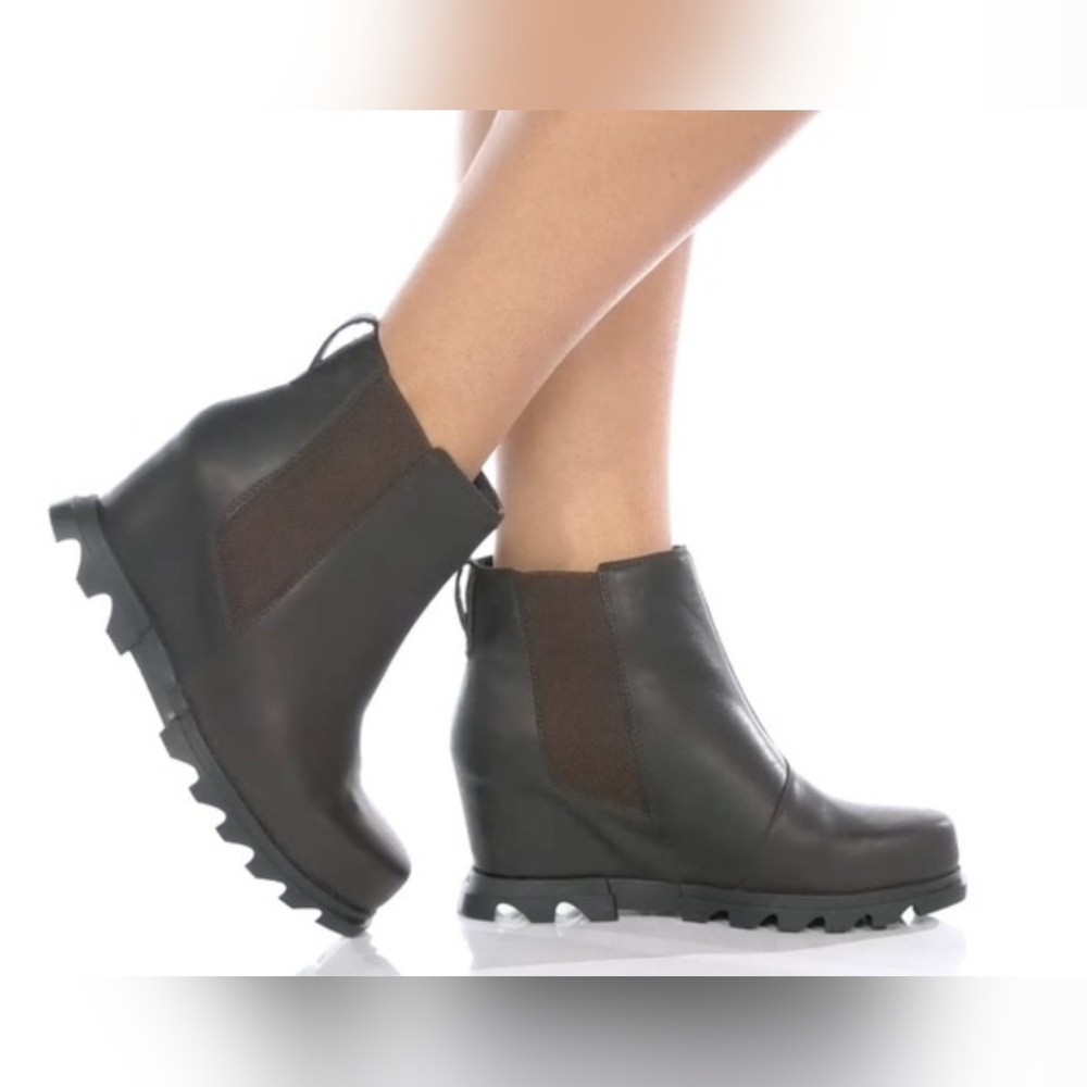 Sorel Women's Joan of Arctic Wedge III Chelsea Boot